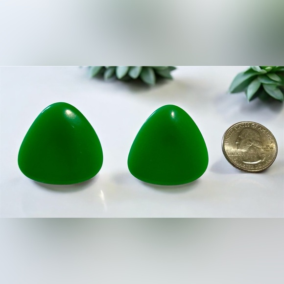 Vintage Green Triangle Stud Earrings - Picture 3 of 4